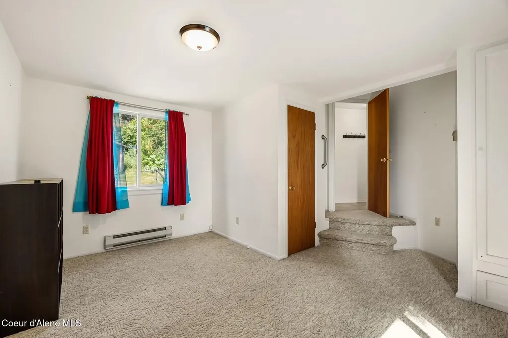 523 Big Hill Hope ID 83836