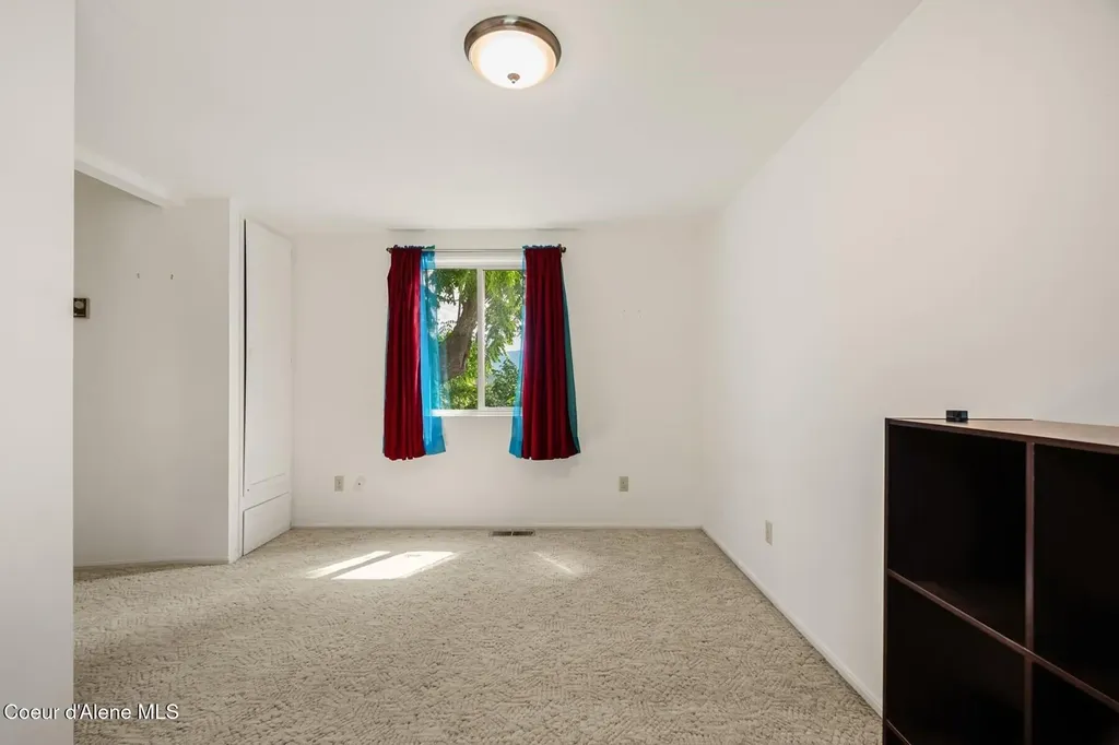 523 Big Hill Hope ID 83836