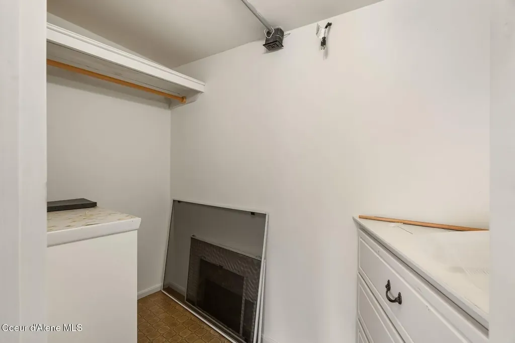523 Big Hill Hope ID 83836