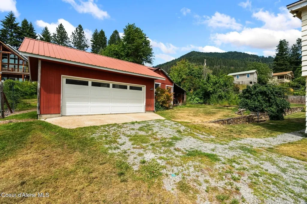 523 Big Hill Hope ID 83836