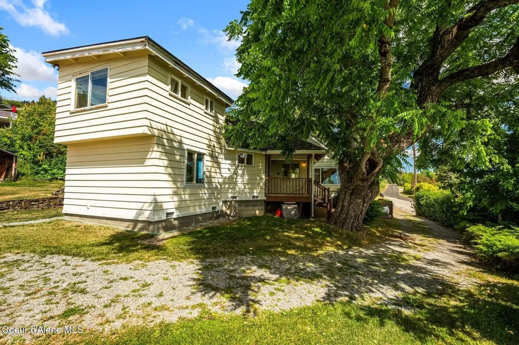 523 Big Hill Hope ID 83836