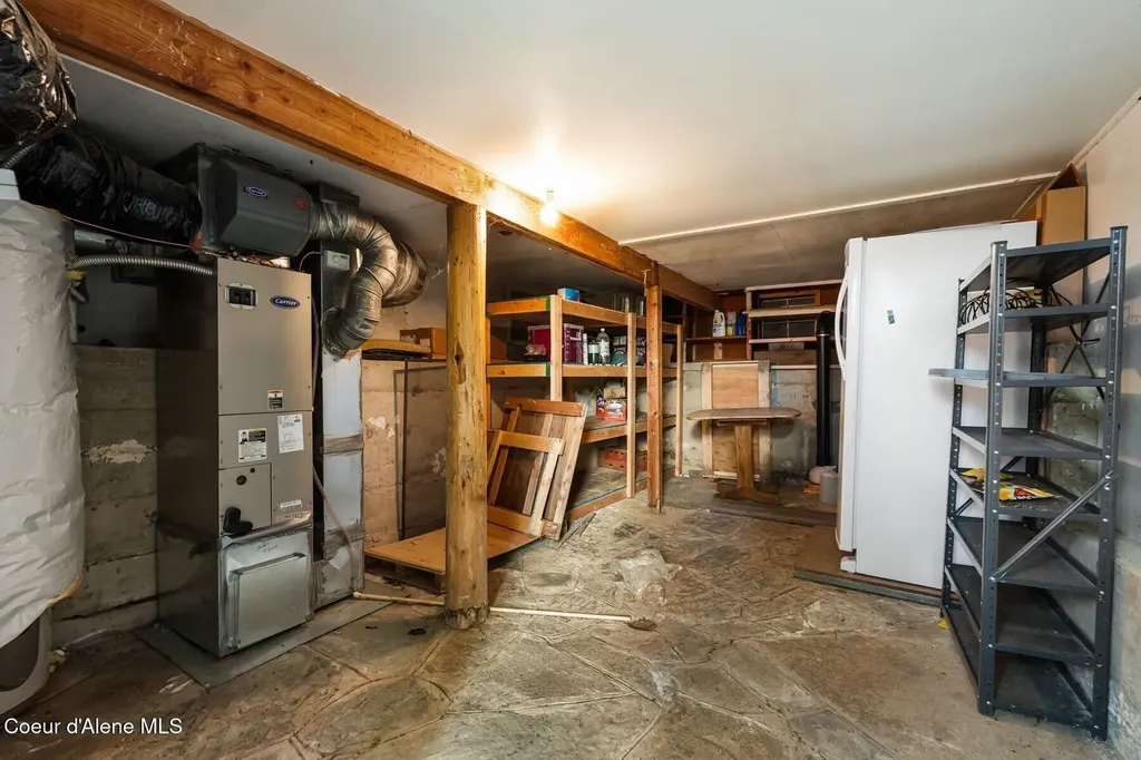 523 Big Hill Hope ID 83836