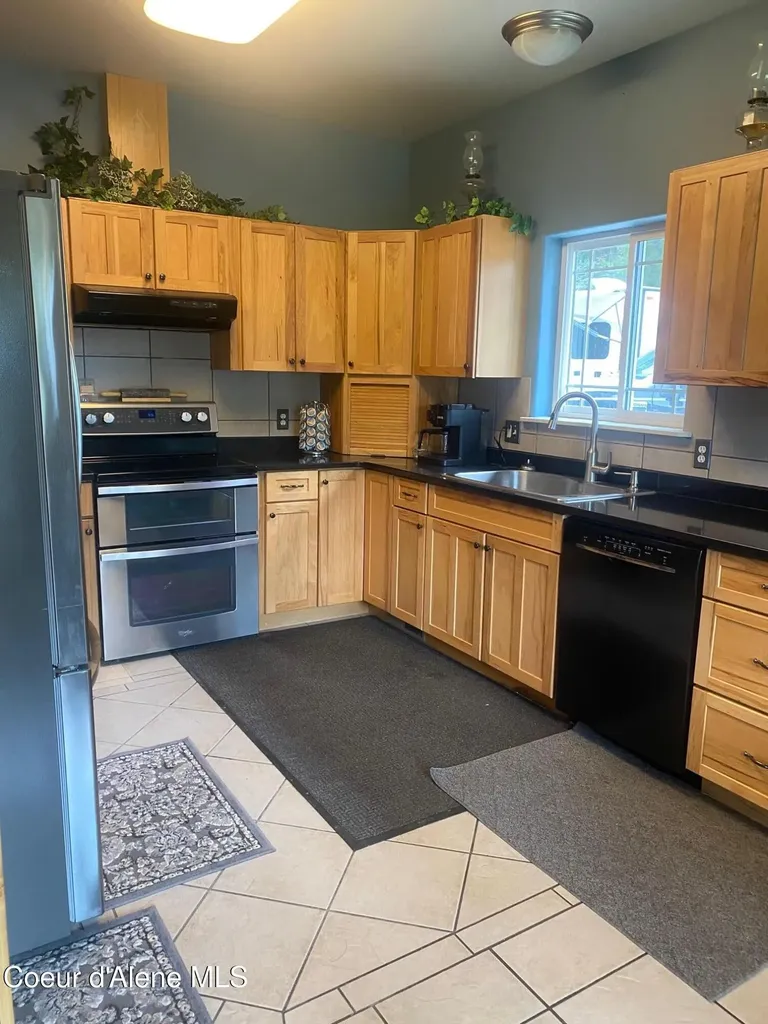 26 Roberts Rdg Road Cocolalla ID 83813