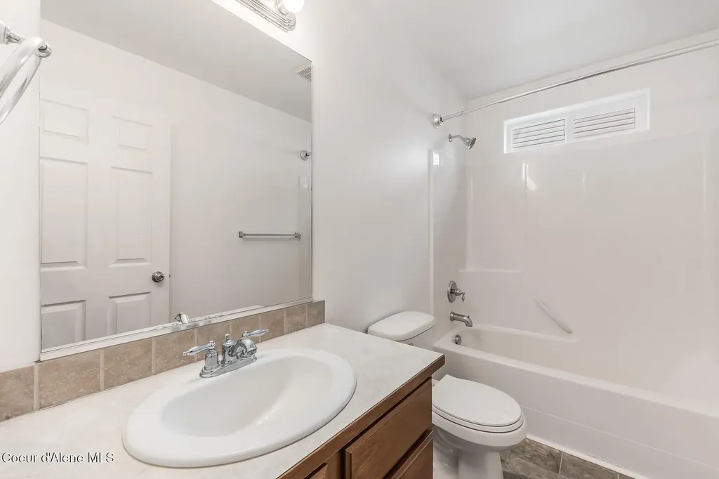 2633 N Partridge Lp Post Falls ID 83854