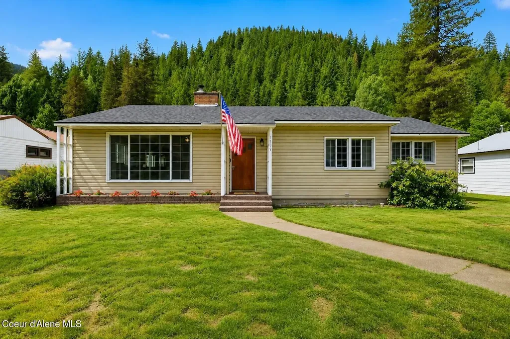 1109 E Larch Avenue Osburn ID 83849