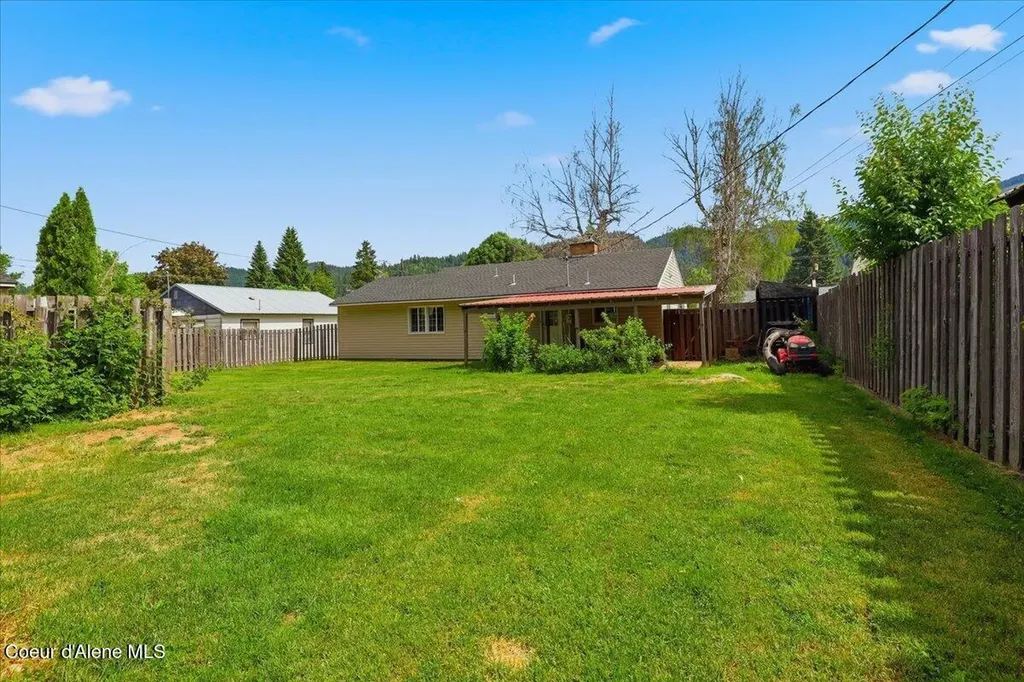 1109 E Larch Avenue Osburn ID 83849