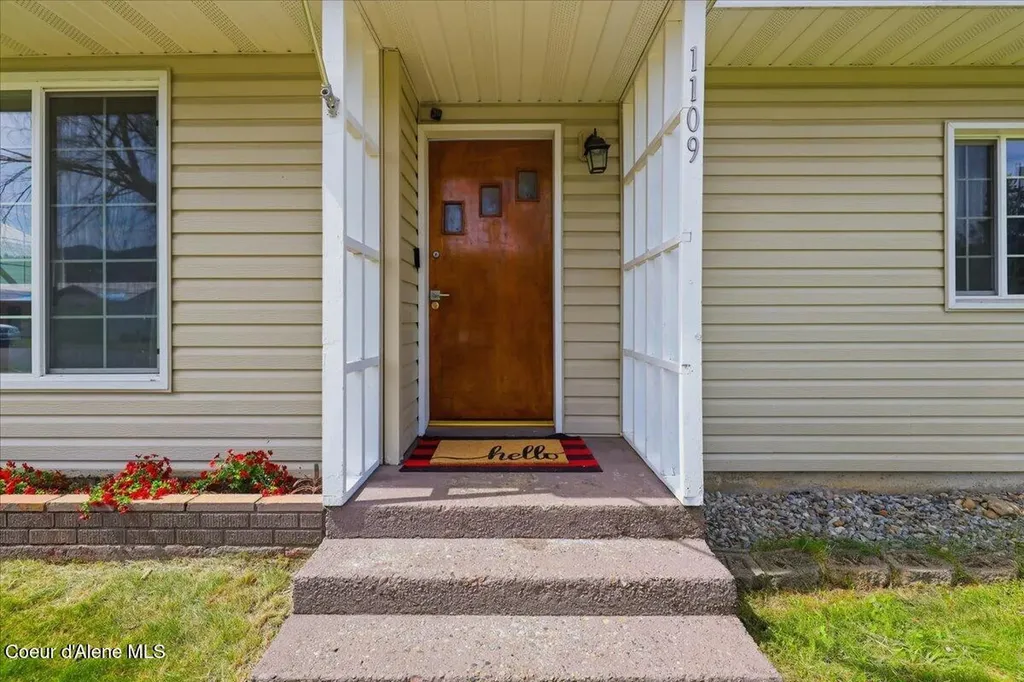 1109 E Larch Avenue Osburn ID 83849