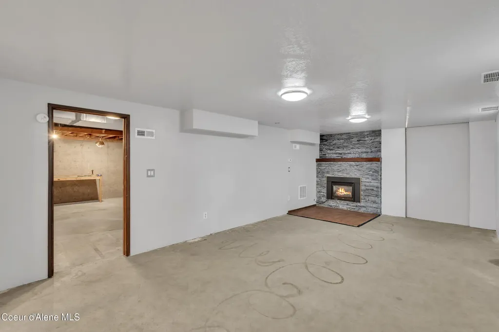 222 S Ross Point Road Post Falls ID 83854