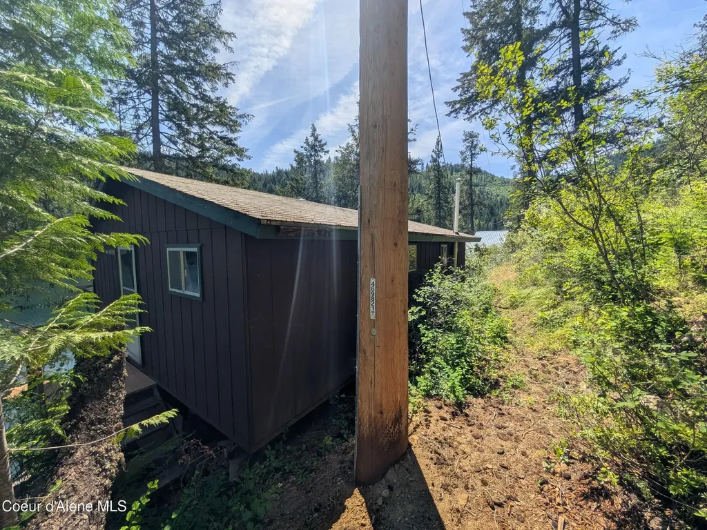 15886 S Spirit Lake Road Spirit Lake ID 83869