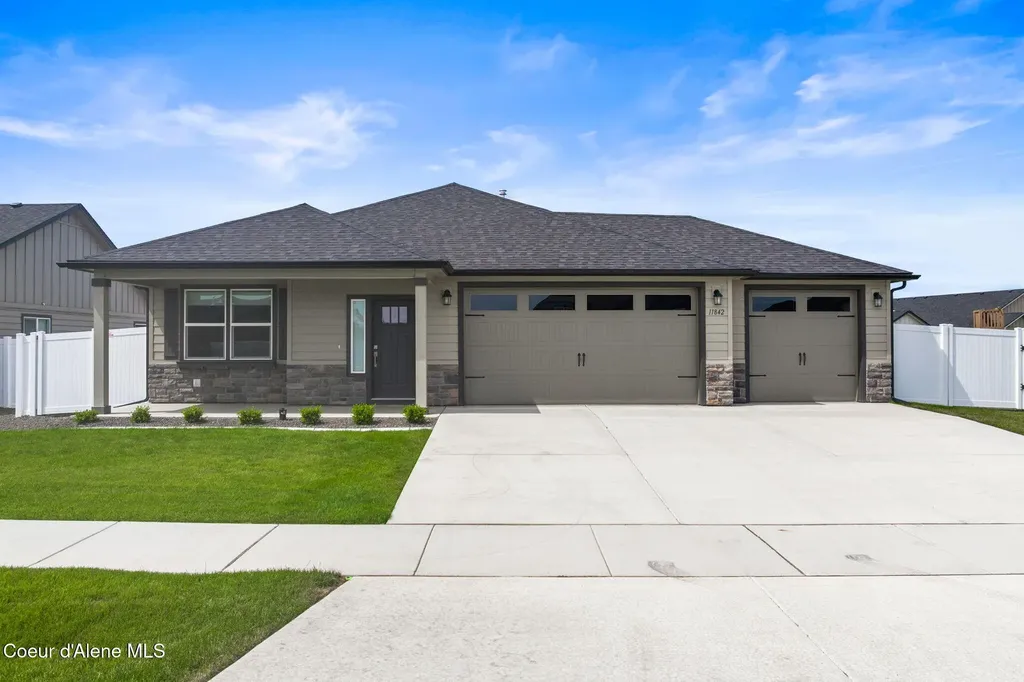 11842 N Lennon Lane Rathdrum ID 83858