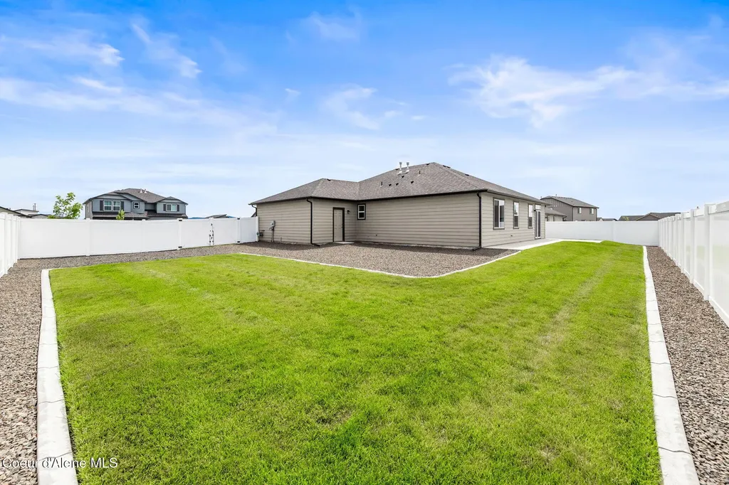 11842 N Lennon Lane Rathdrum ID 83858