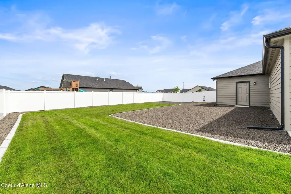 11842 N Lennon Lane Rathdrum ID 83858