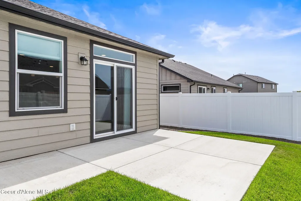 11842 N Lennon Lane Rathdrum ID 83858