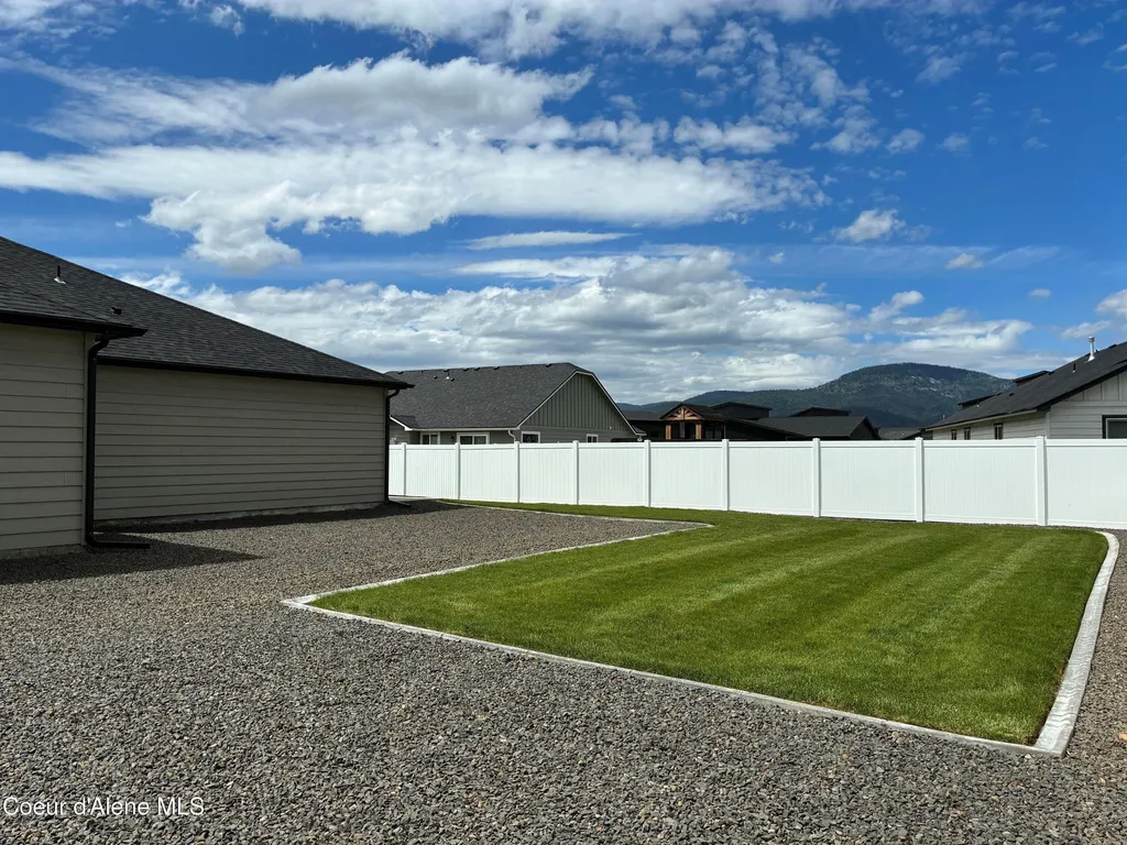 11842 N Lennon Lane Rathdrum ID 83858