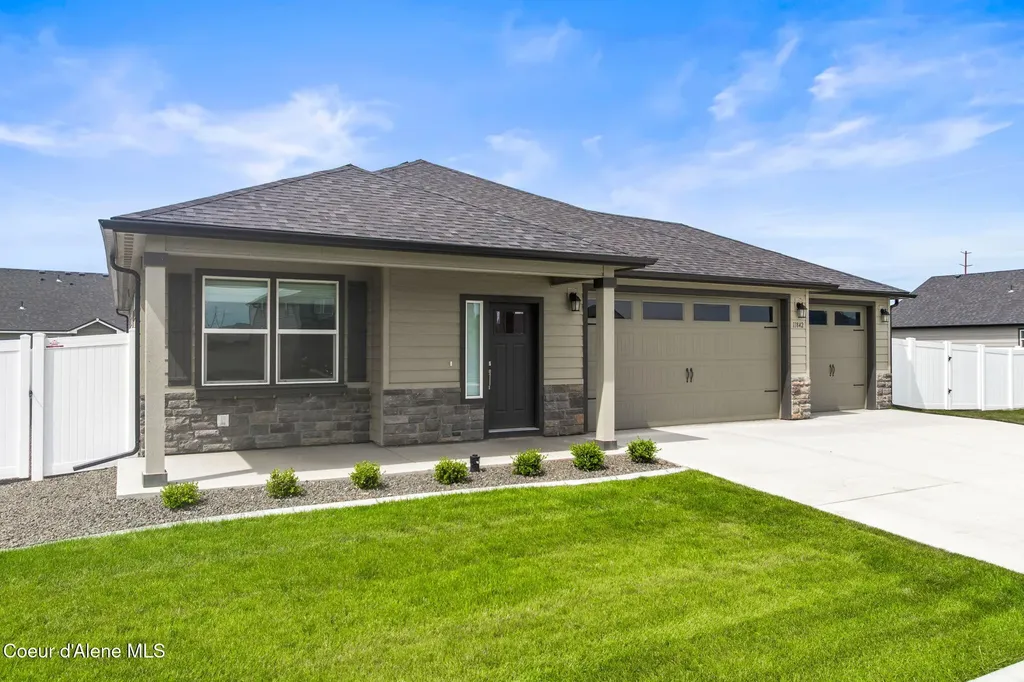 11842 N Lennon Lane Rathdrum ID 83858