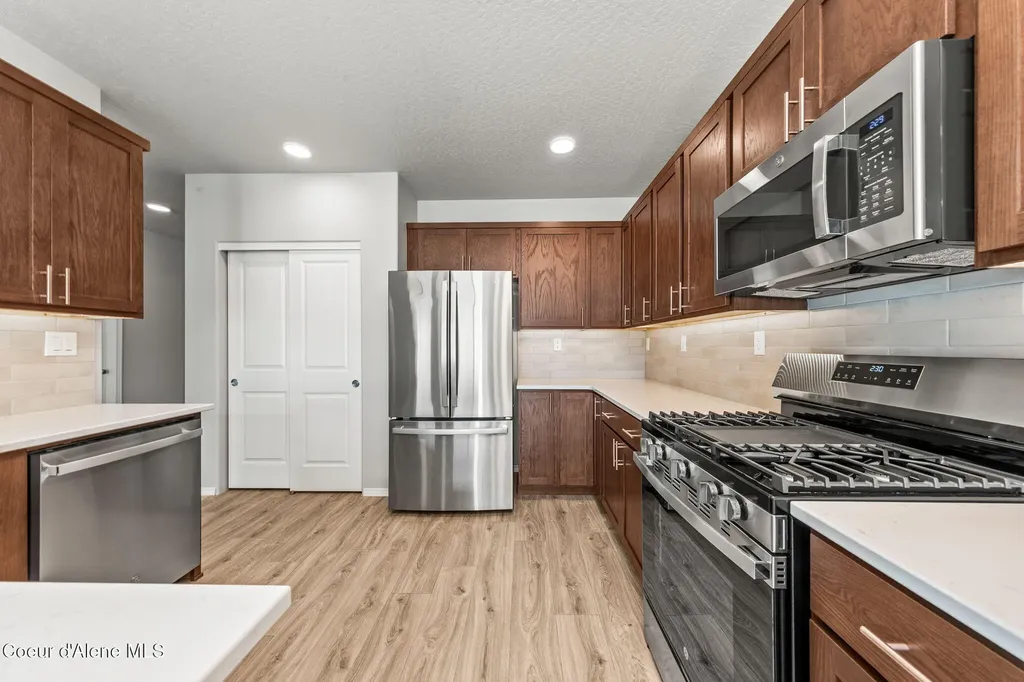 11842 N Lennon Lane Rathdrum ID 83858