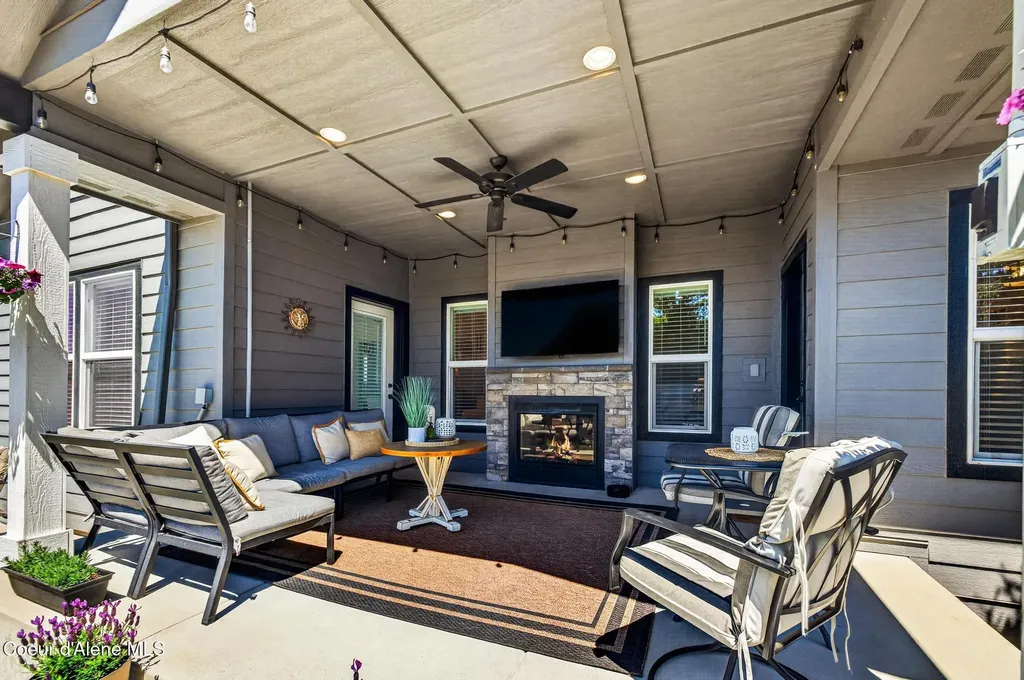 3234 W Giovanni Lane Hayden ID 83835