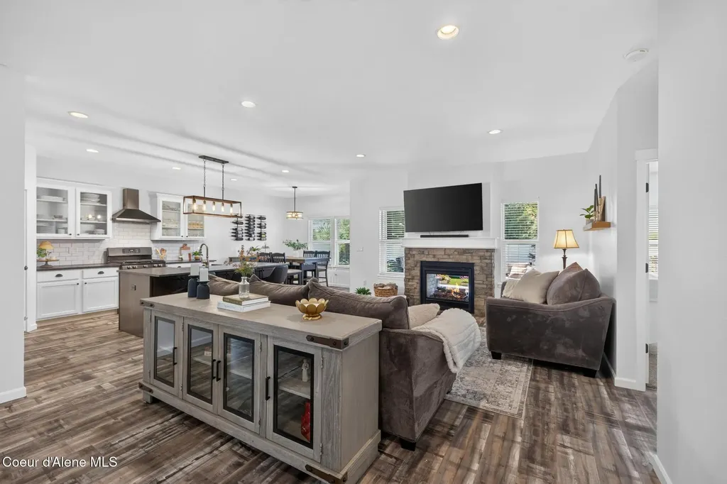 3234 W Giovanni Lane Hayden ID 83835