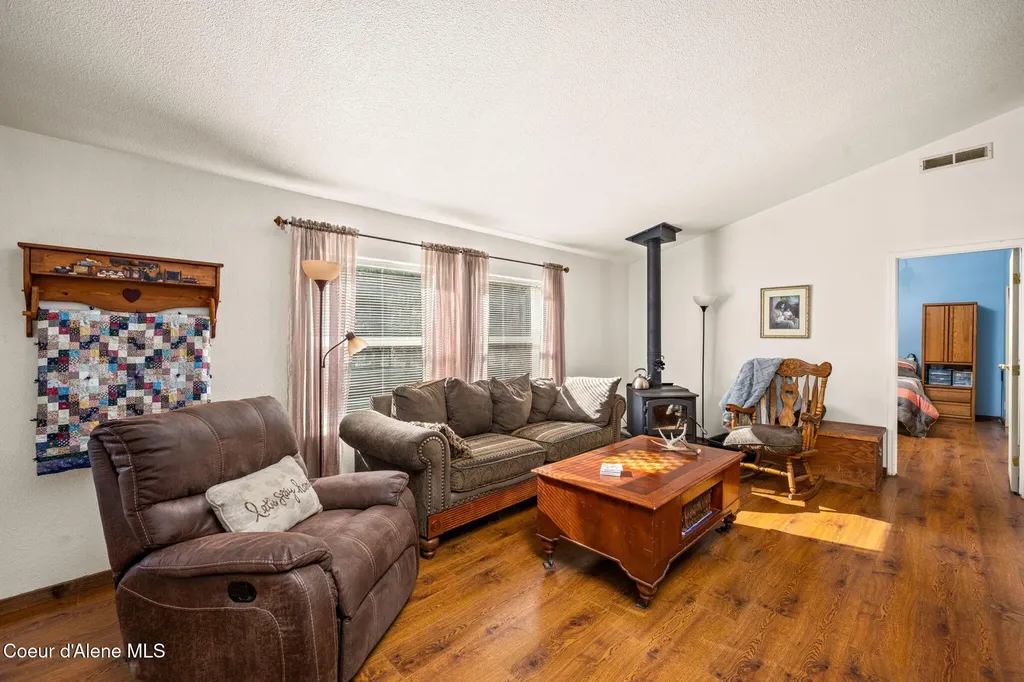 8507 E Son Shine Way Athol ID 83801