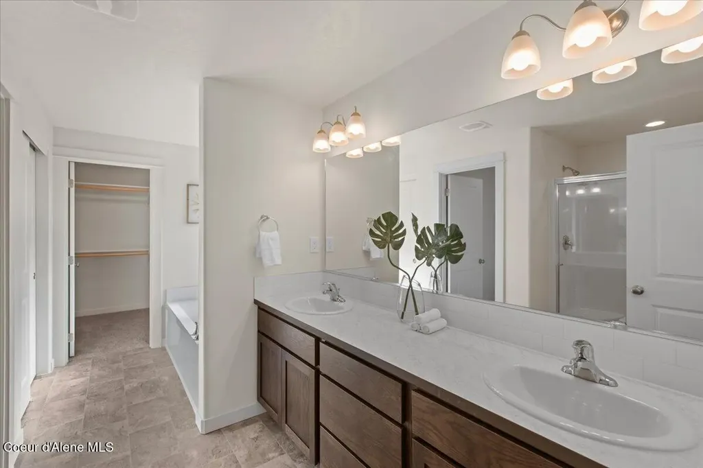 210 4th Street Dover ID 83825