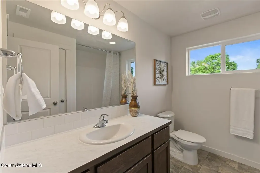 210 4th Street Dover ID 83825