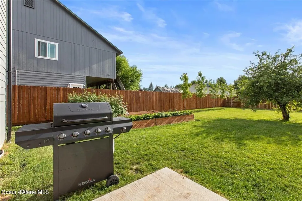 210 4th Street Dover ID 83825
