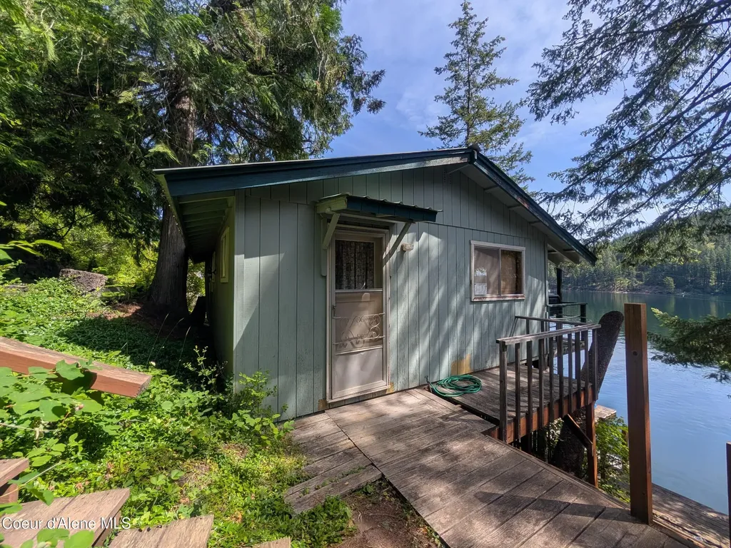 15902 S Spirit Lake Road Spirit Lake ID 83869