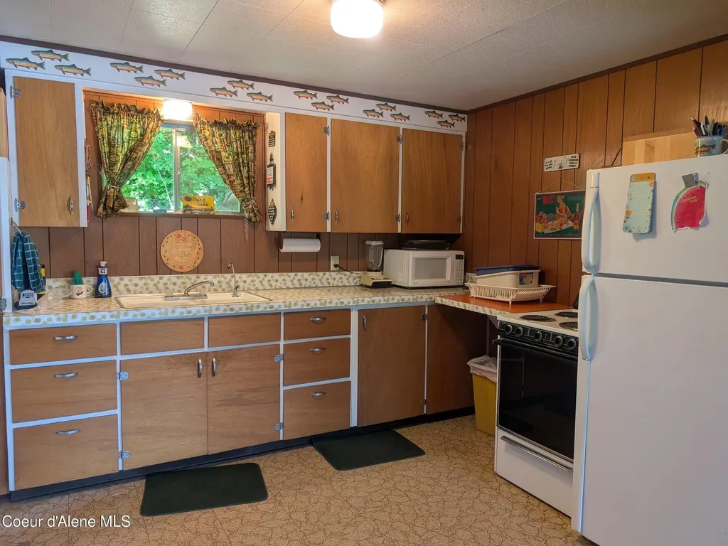 15902 S Spirit Lake Road Spirit Lake ID 83869