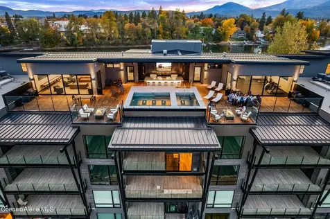 802 Sandpoint Avenue Sandpoint ID 83864