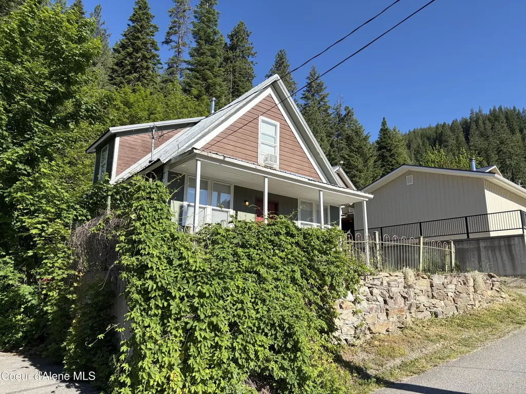 108 Dewey Street Mullan ID 83846
