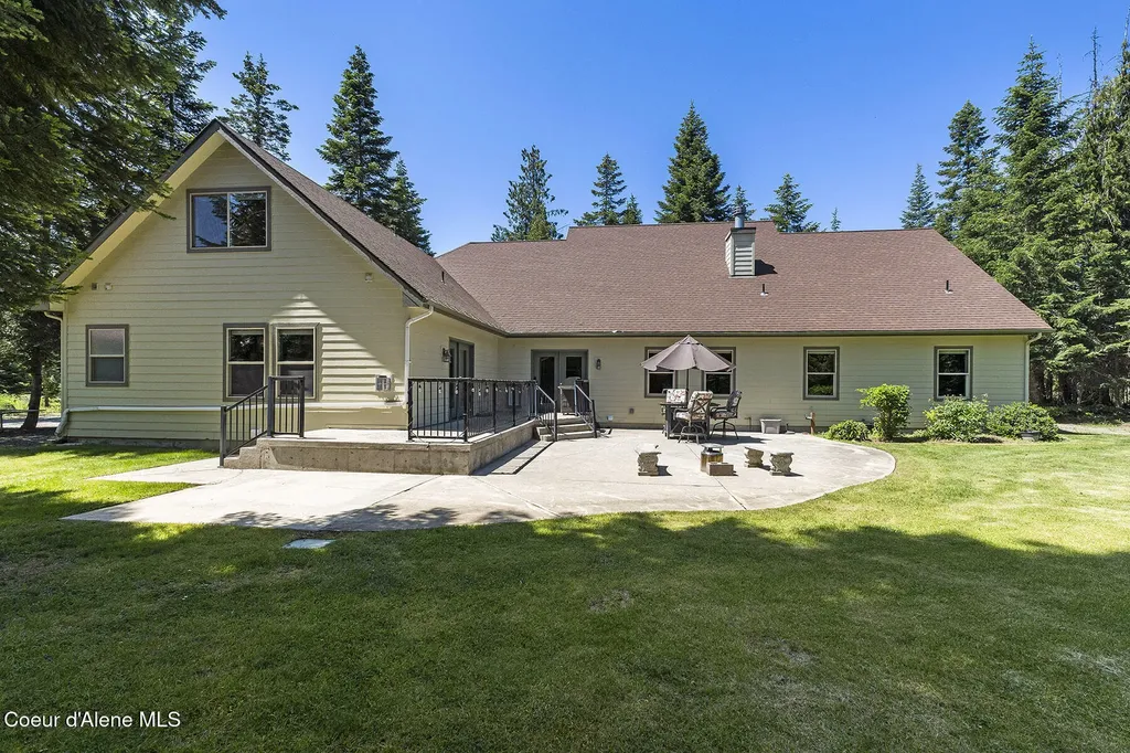 25400 N Lantern Hill Road Rathdrum ID 83858
