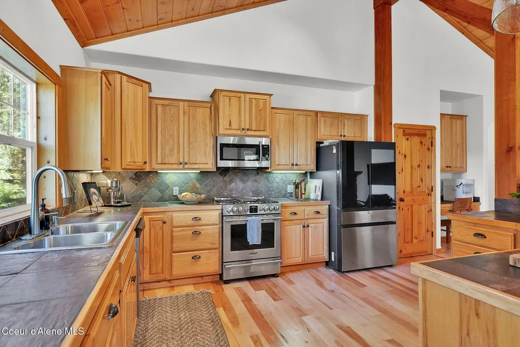 316 Brisboys Road Sagle ID 83860