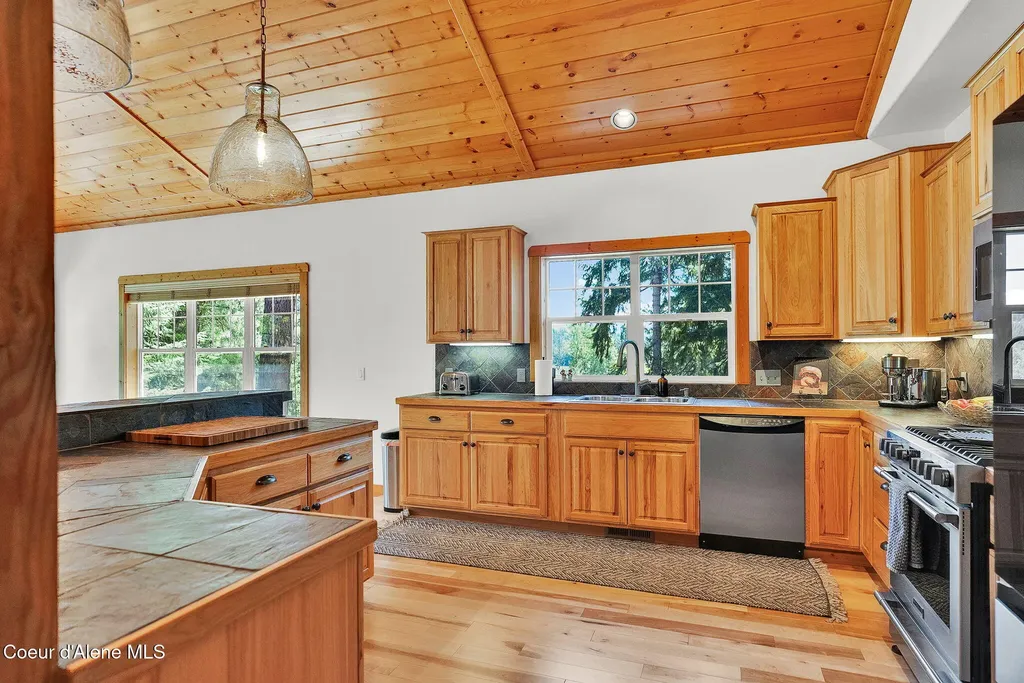 316 Brisboys Road Sagle ID 83860