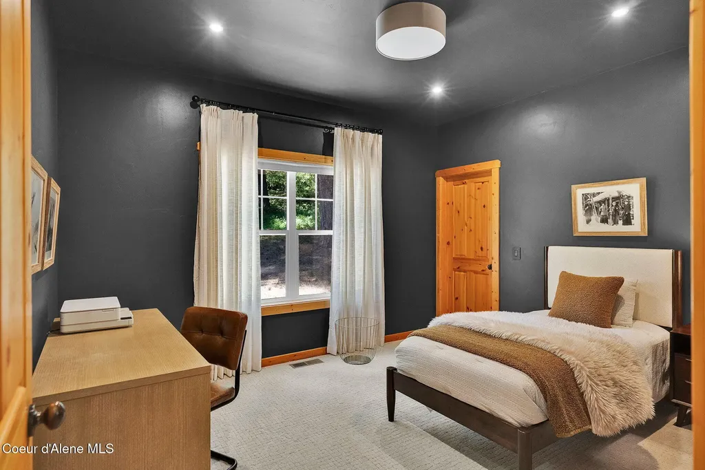 316 Brisboys Road Sagle ID 83860