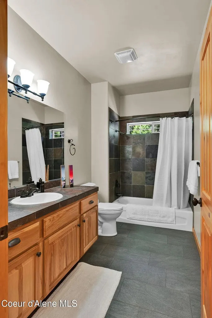 316 Brisboys Road Sagle ID 83860