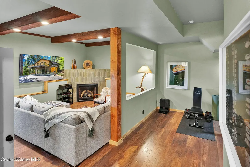 316 Brisboys Road Sagle ID 83860