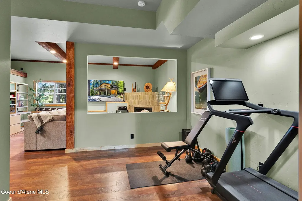 316 Brisboys Road Sagle ID 83860