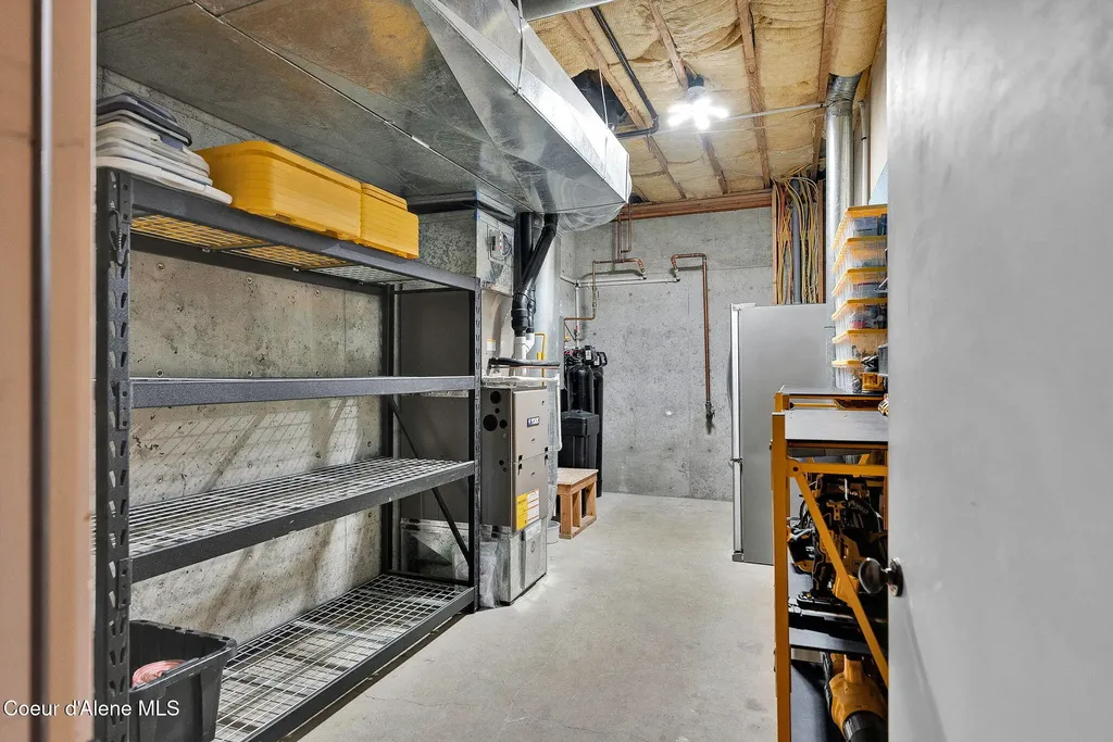316 Brisboys Road Sagle ID 83860