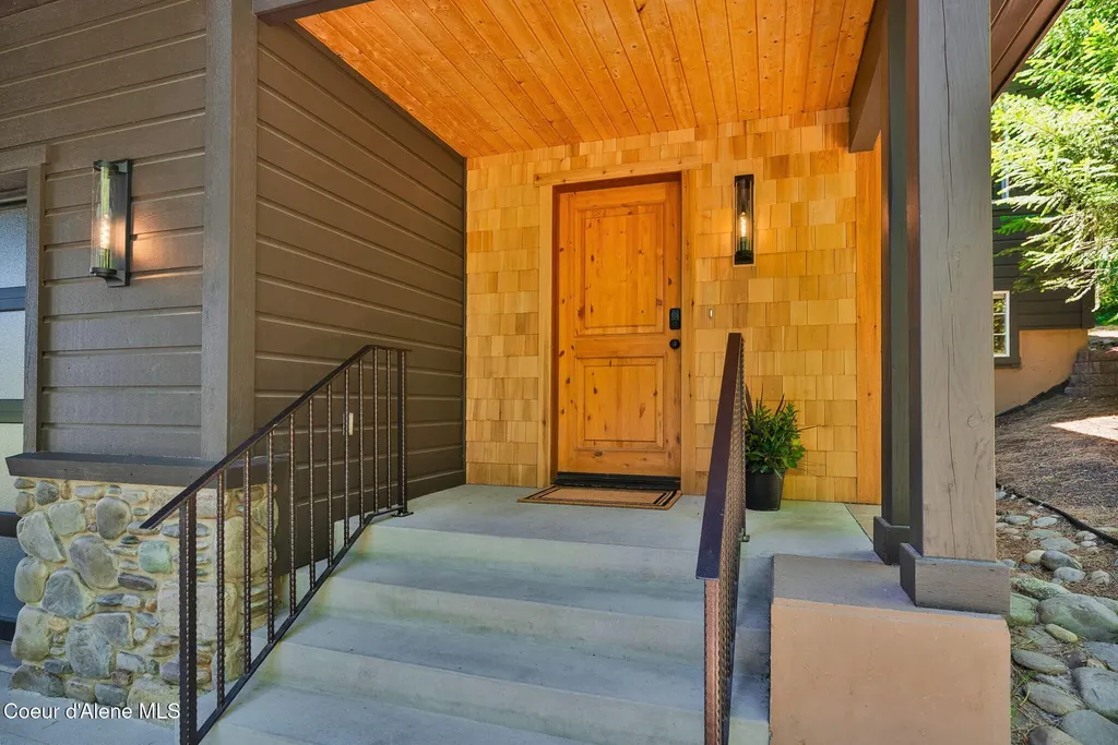 316 Brisboys Road Sagle ID 83860