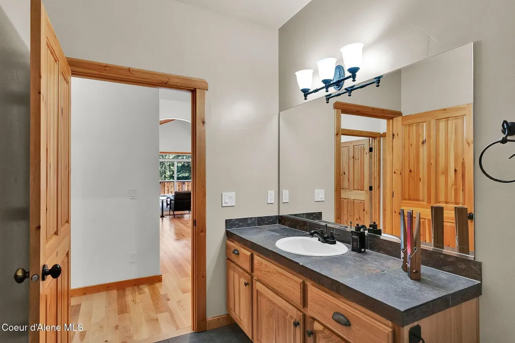316 Brisboys Road Sagle ID 83860