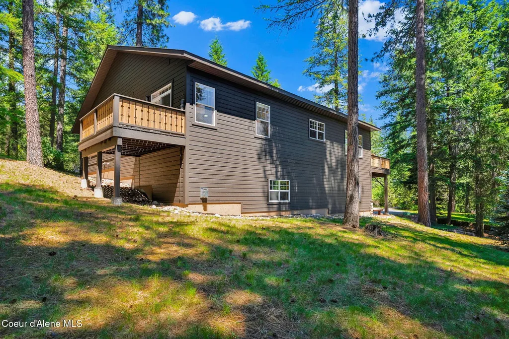 316 Brisboys Road Sagle ID 83860