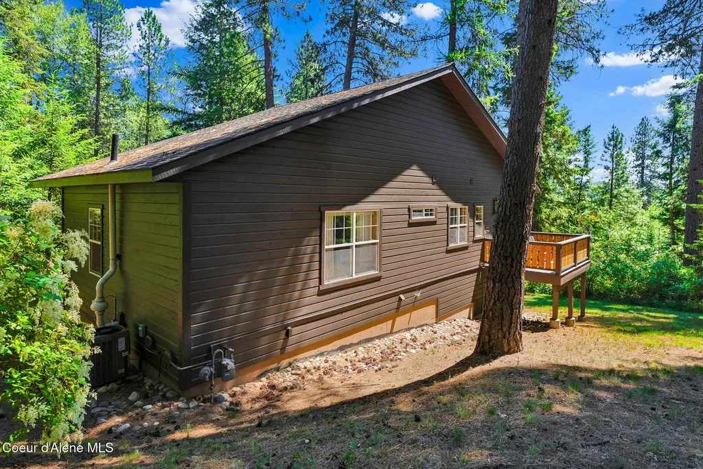 316 Brisboys Road Sagle ID 83860