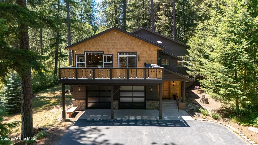 316 Brisboys Road Sagle ID 83860