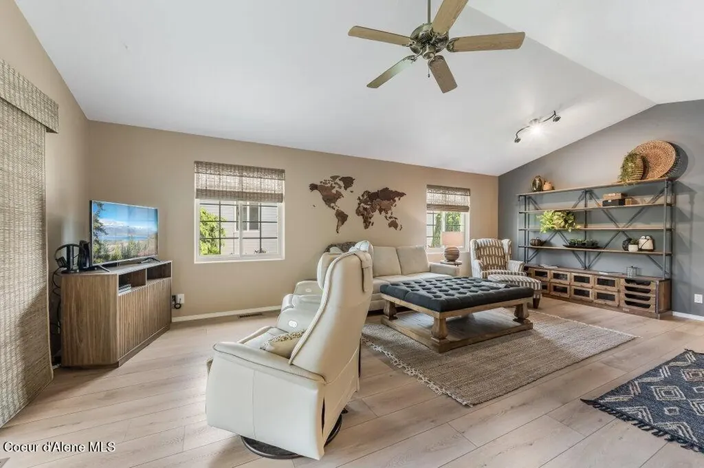 1193 W Woodlawn Drive Hayden ID 83835