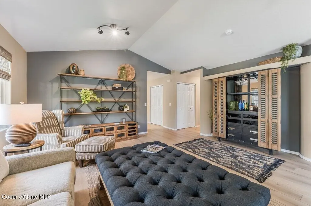 1193 W Woodlawn Drive Hayden ID 83835