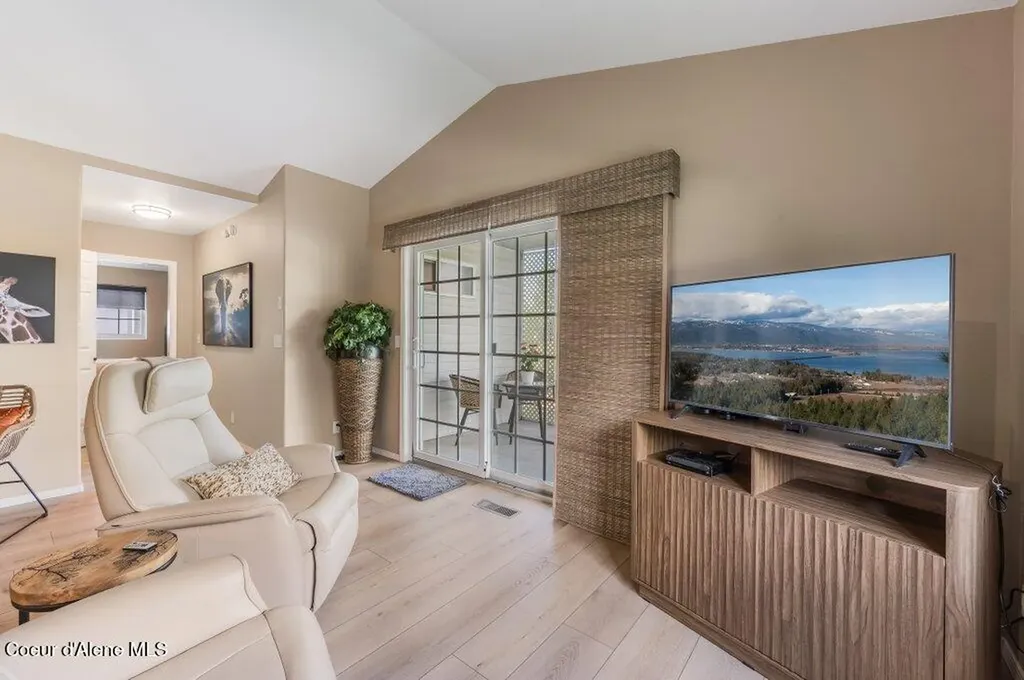 1193 W Woodlawn Drive Hayden ID 83835