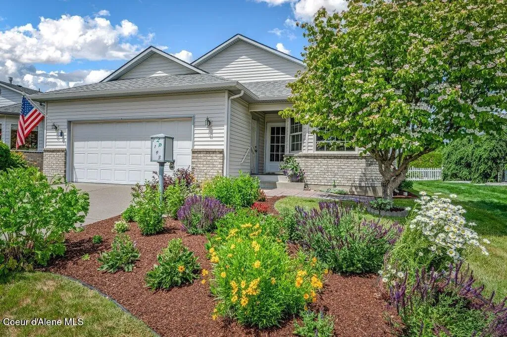 1193 W Woodlawn Drive Hayden ID 83835