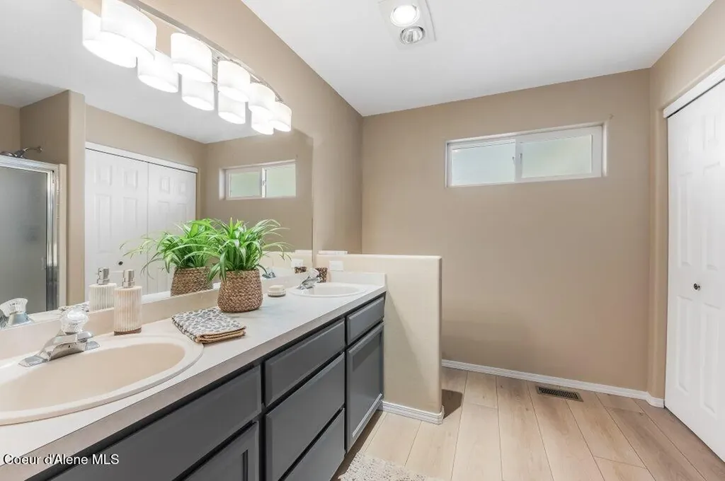 1193 W Woodlawn Drive Hayden ID 83835