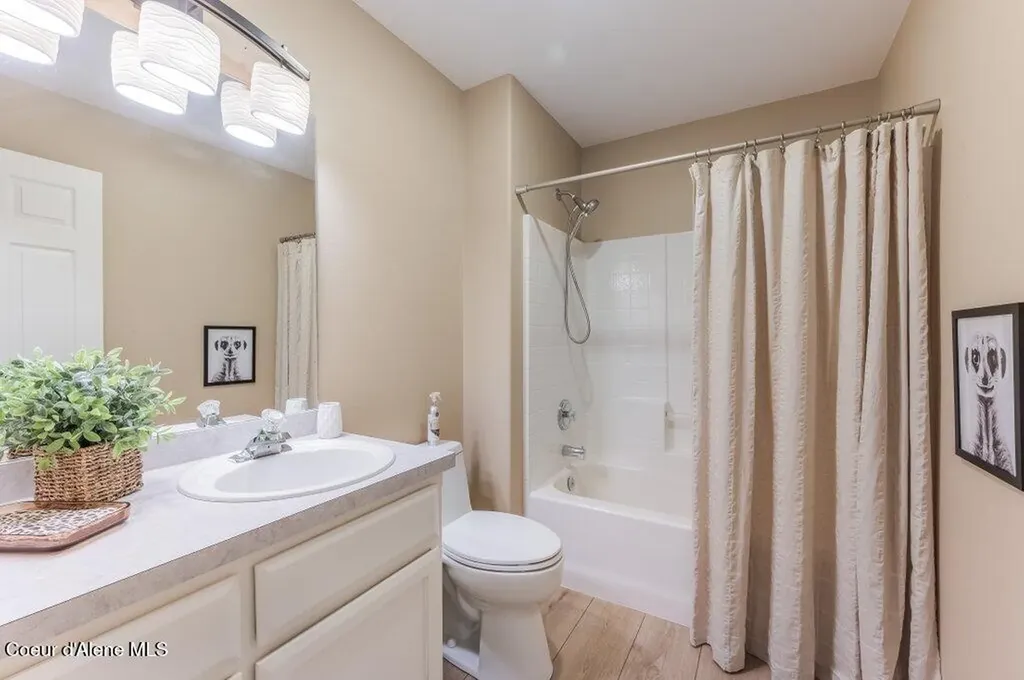 1193 W Woodlawn Drive Hayden ID 83835