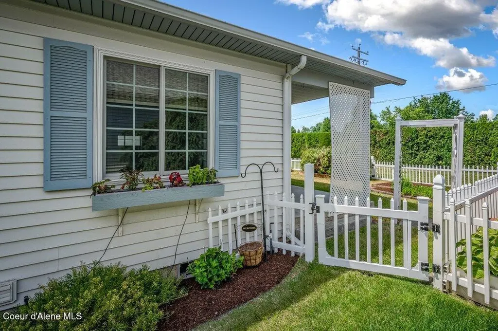 1193 W Woodlawn Drive Hayden ID 83835